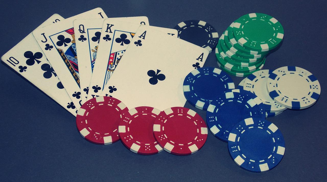 Spelkort och pokermarker